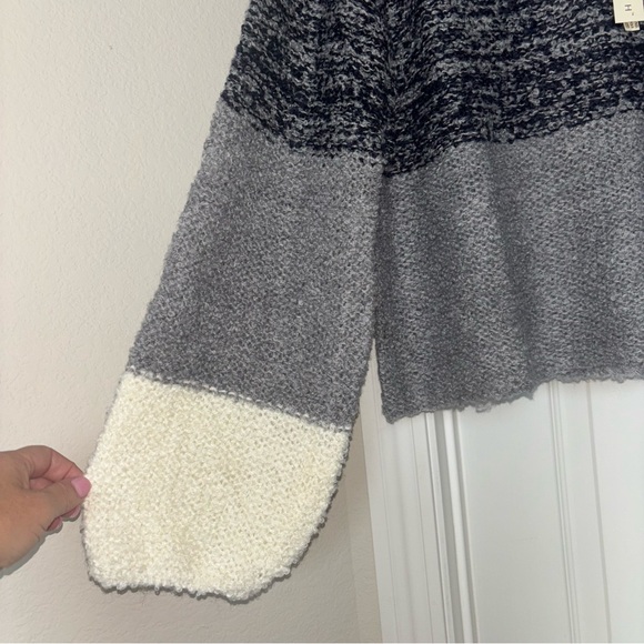 Love Stitch Colorblock Sweater - Blue, Gray, and Cream - Picture 5 of 5